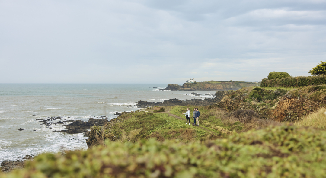 Le point de vue du Mat-Pilote se trouve dans le Finistère Sud et offre une vue sur l'île de Groix.